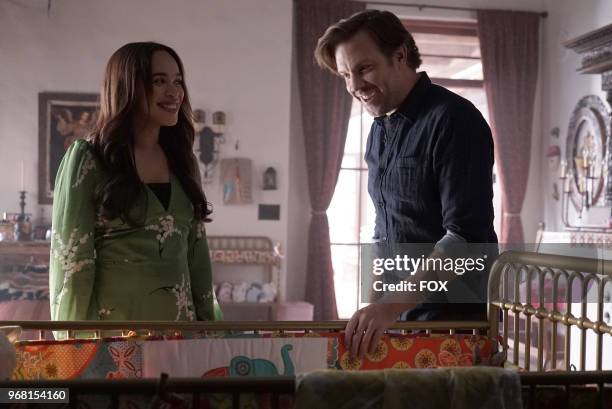 Cleopatra Coleman and guest star Jason Sudeikis in the "Designated Survivors" episode of THE LAST MAN ON EARTH airing Sunday, April 15 on FOX. Photo...