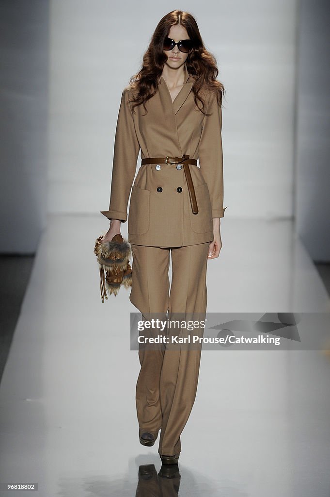 Elie Tahari: New York Fashion Week Autumn Winter 2010