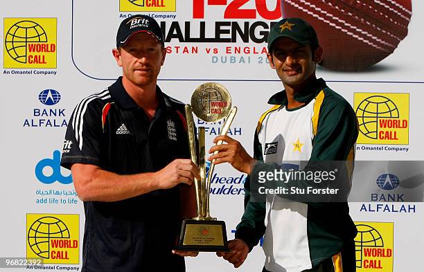 England captain Paul Collingwood and Pakistan captain Shoaib Malik pose with the World Call T-20 Challenge Trophy ahead of tomorrows first match at...