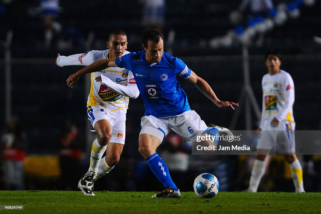 Cruz Azul v Morelia - 2010 Bicentenario