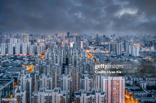 city in storm - liyao xie 個照片及圖片檔