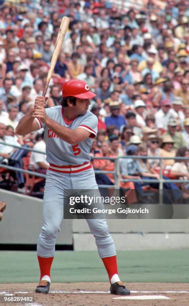 Johnny Bench of the Cincinnati Reds bats against the Pittsburgh Pirates during a Major League Baseball game at Three Rivers Stadium in 1976 in...