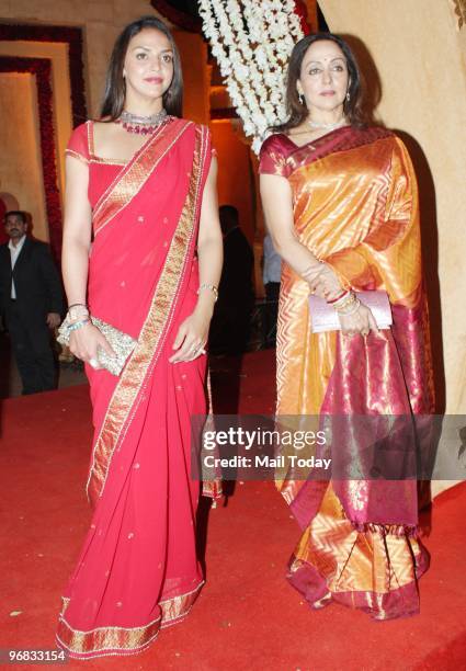 Hema Malini with Esha at the wedding reception of Saurabh Dhoot, son of Pradeep Dhoot of Videocon group, in Mumbai on February 16, 2010.