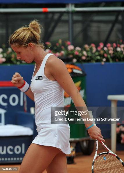 besøg Presenter Indgang French tennis player Pauline Parmentier celebrates the victory... News  Photo - Getty Images