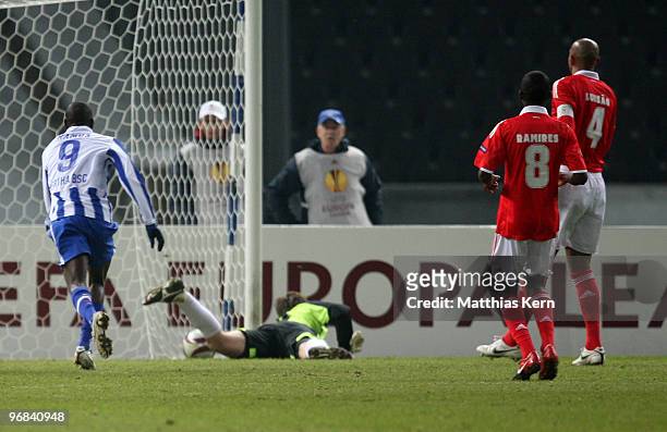 Lukasz Piszczek of Berlin scores the second goal during the UEFA Europa League knock-out round, first leg match between Hertha BSC and SL Benfica...