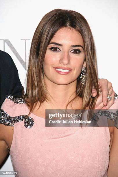 Penelope Cruz attends the 'Nine' Paris premiere at Cinema Gaumont Marignan on February 18, 2010 in Paris, France.