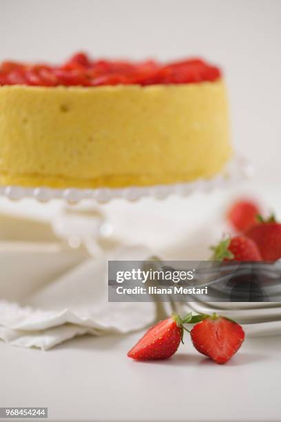 strawberry charlotte cake - iliana mestari stock pictures, royalty-free photos & images
