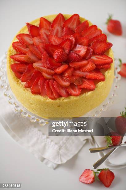 strawberry charlotte cake - dessert stand stock pictures, royalty-free photos & images