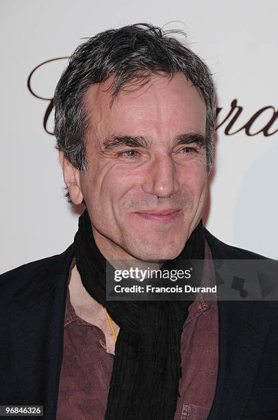 Actor Daniel Day-Lewis attends the premiere of 'Nine' at the Cinema Gaumont Marignan on February 18, 2010 in Paris, France.