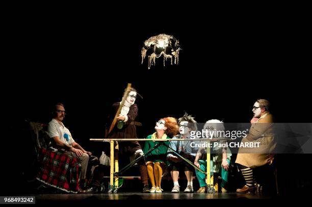 Spectacle de cirque russe 'La famille Semianyki', au Trianon le 20 decembre 2015, Paris, France.