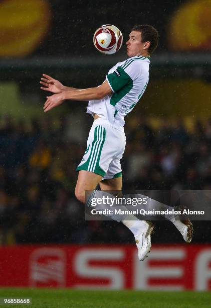 Edin Dzeko of Wolfsburg in action during the UEFA Europa League football match between Villarreal CF and VFL Wolfsburg at El Madrigal stadium on...