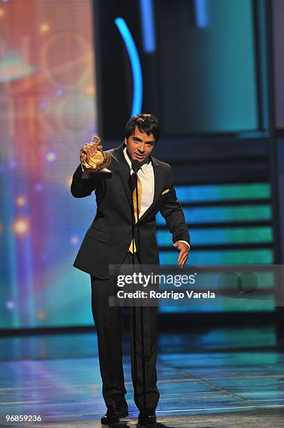 Luis Fonsi on stage at Univisions 2010 Premio Lo Nuestro a La Musica Latina Awards at American Airlines Arena on February 18, 2010 in Miami, Florida.