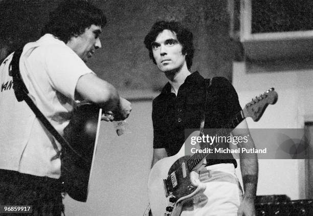 Musicians John Cale and David Byrne performing at the Ocean Club, New York, 21st July 1976.