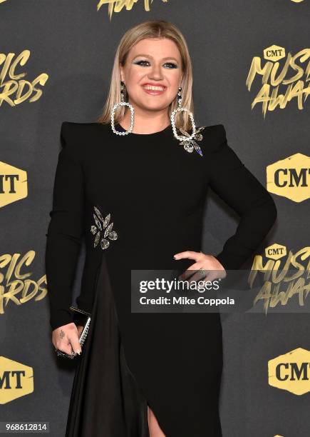 Kelly Clarkson attends the 2018 CMT Music Awards at Bridgestone Arena on June 6, 2018 in Nashville, Tennessee.