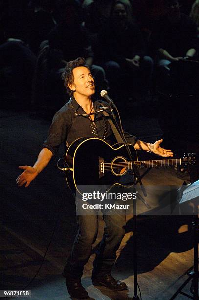 Bruce Springsteen 2005 Bruce Springsteen 2005 Photos and Premium High Res Pictures - Getty Images