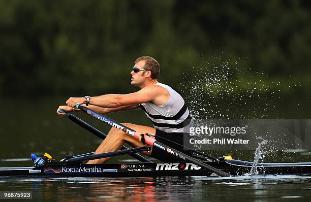 Mahe Drysdale of Auckland leads the field in the final of the Premier Mens Singles during the New Zealand National Rowing Championships at Lake...