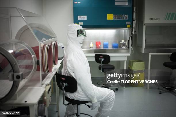 P3 Laboratory Photos and Premium High Res Pictures - Getty Images