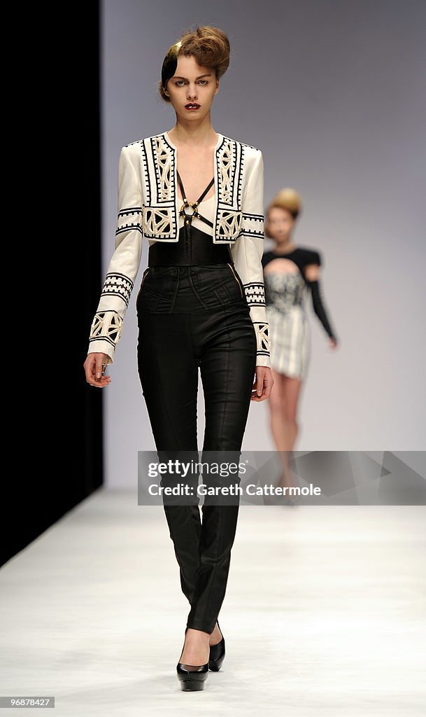 Sass & Bide Runway - LFW Autumn/Winter 2010