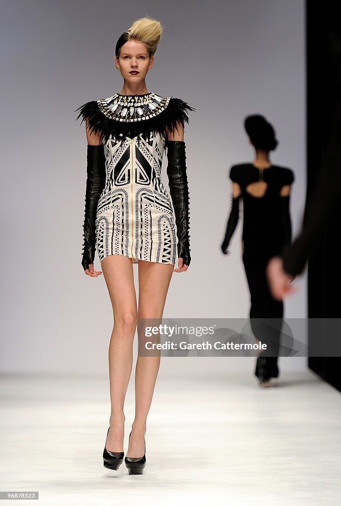 Sass & Bide Runway - LFW Autumn/Winter 2010