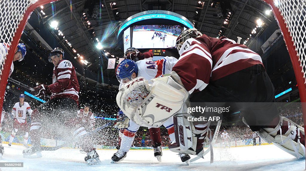 OLY-2010-IHOCKEY-CZE-LAT