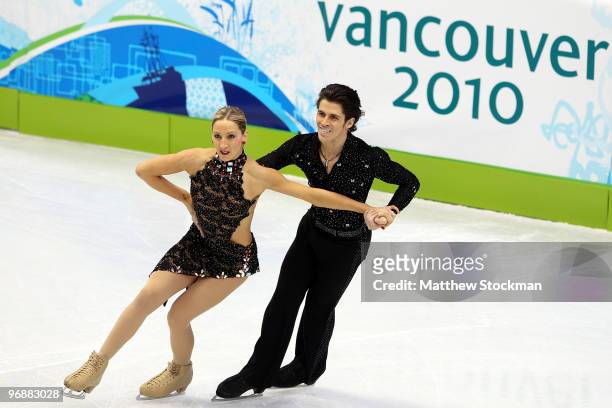Sinead Kerr and John Kerr of Great Britain compete in the Figure Skating Compulsory Ice Dance on day 8 of the Vancouver 2010 Winter Olympics at the...
