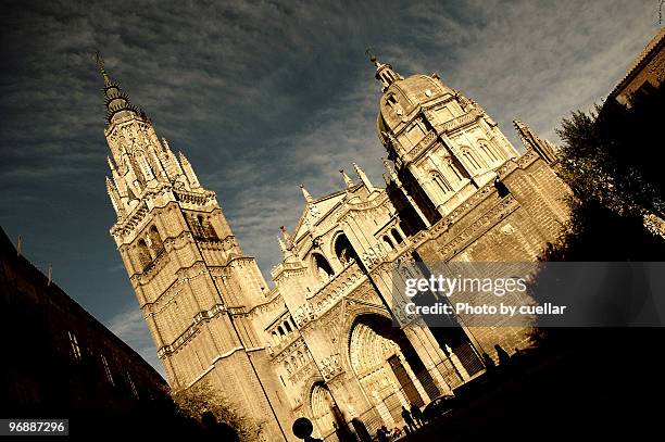 toledo gothic cathedral - toledo cathedral stock pictures, royalty-free photos & images