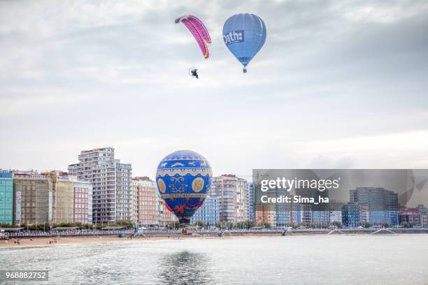 second regatta of balloons in gijon - sima ha stock pictures, royalty-free photos & images