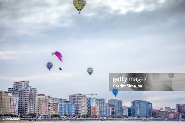 second regatta of balloons in gijon - sima ha stock pictures, royalty-free photos & images