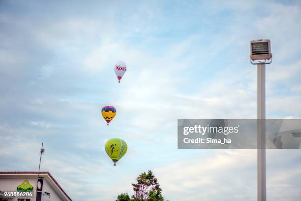 second regatta of balloons in gijon - sima ha stock pictures, royalty-free photos & images