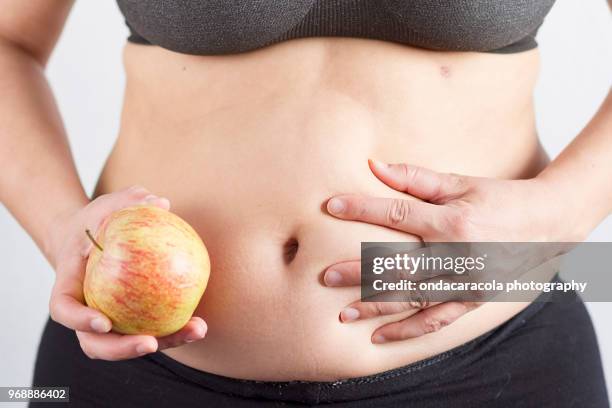 Mature Woman Belly Fat Photos Et Images De Collection Getty Images mature-woman-belly-fat-photos-et-images-de-collection-getty-images
