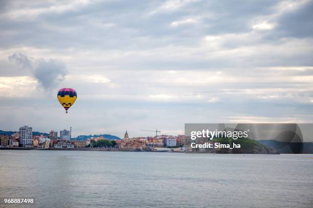 second regatta of balloons in gijon - sima ha stock pictures, royalty-free photos & images