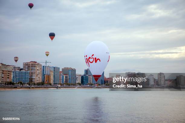 second regatta of balloons in gijon - sima ha stock pictures, royalty-free photos & images