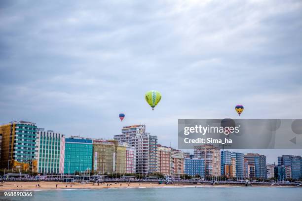 second regatta of balloons in gijon - sima ha stock pictures, royalty-free photos & images