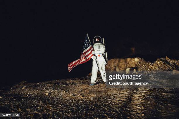 amerikaanse astronaut veroveren mars - astronaut moon stockfoto's en -beelden