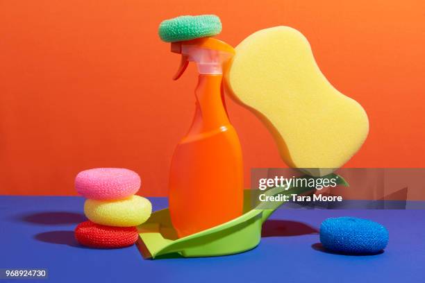 cleaning products - reinigungsmittel stock-fotos und bilder