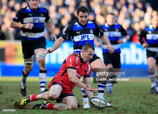 Olly Barkley of Bath on his return rugby after injury chases down Chris Latham of Worcester during the Guinness Premiership match between Bath and...