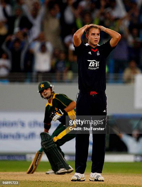 England bowler Stuart Broad holds his head in despair as the Pakistani batsmen pick up some runs after a misfield during the 2nd World Call T-20...
