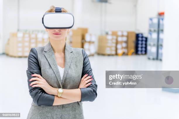 virtuelle realität & zuversichtlich manager - yoh4nn stock-fotos und bilder