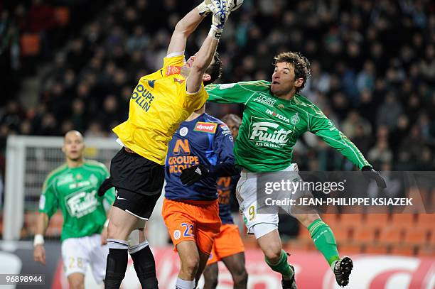 Saint-Etienne�s Argentinian forward Gonzalo Ruben Bergessio fights for the ball with Montpellier's French goalkeeper Geoffrey Jourdren during their...