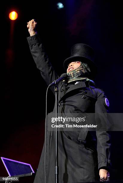 Erykah Badu performs in support of her New Amerykah Part Two album at The Fox Theater on February 19, 2010 in Oakland, California.
