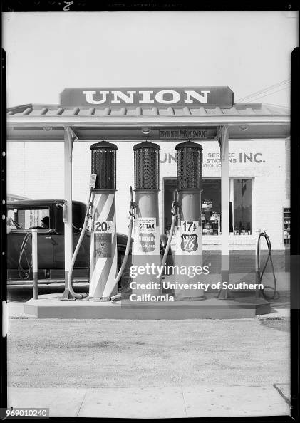 Pumps with gas tax prices, Southern California, 1932