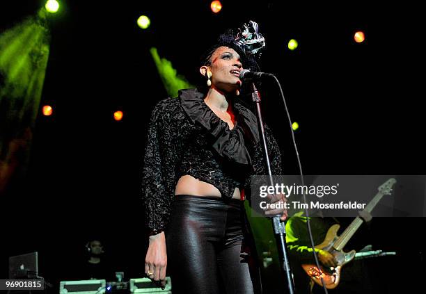 Goapele performs in support of her Milk & Honey album at The Fox Theater on February 19, 2010 in Oakland, California.