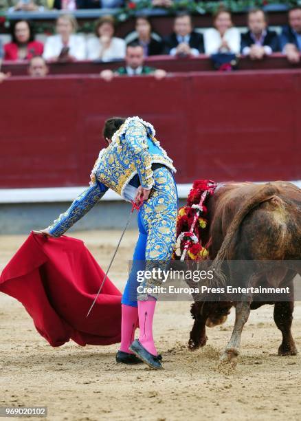 Gines Marin performs djuring La Beneficiencia Bullfight at Las Ventas Bullring on June 6, 2018 in Madrid, Spain.