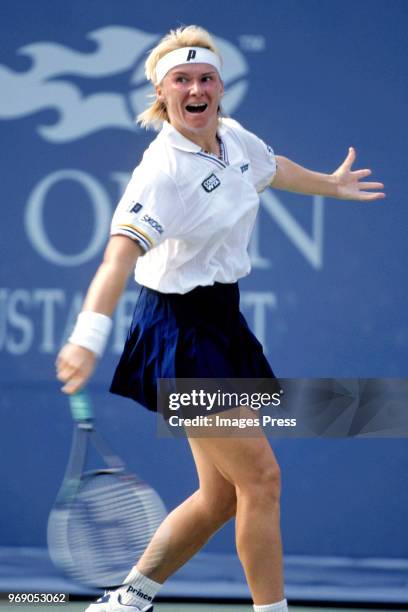 Jana Novotna plays tennis during the 1998 US Tennis Open circa September 1998 in New York City