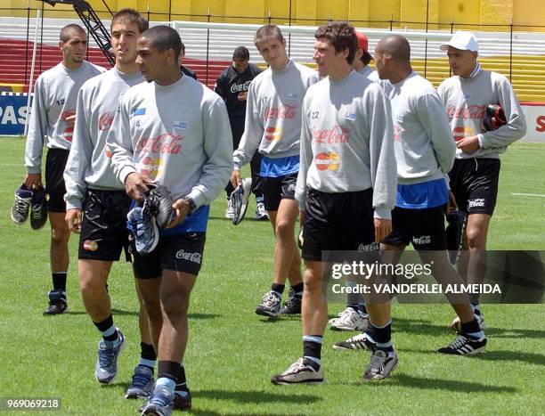 Uruguayan soccer players of Sub-20 selection walk during an inspection session at the Alejandro Serrano Aguilar stadium in Cuenca, Ecuador, 13...