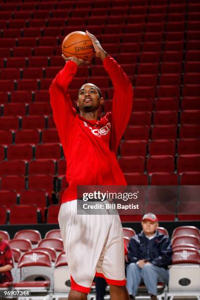 Hilton Armstrong of the Houston Rockets warms up before the game against the Indiana Pacers on February 20, 2010 at the Toyota Center in Houston,...