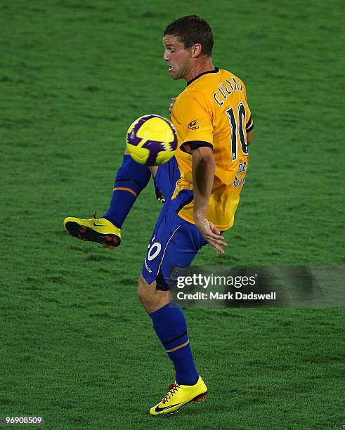 Jason Culina of United controls the ball during the A-League semi final match between Gold Coast United and the Newcastle Jets at Skilled Park on...