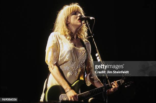 Courtney Love with her band Hole performs at the Roy Wilkins Auditorium in St. Paul, Minnesota on September 5, 1994.