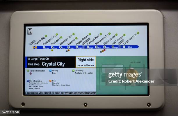 Transfer Sign Metro Metro Blue Line Dc Photos and Premium High Res Pictures - Getty Images