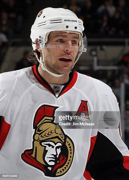 Mike Fisher of the Ottawa Senators skates against the New York Islanders on February 14, 2010 at Nassau Coliseum in Uniondale, New York.